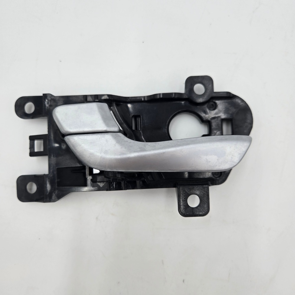 2013–2018 Hyundai Santa Fe Interior Door Handle Front Left OEM 82610-2W000